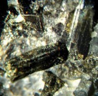 /album/galerie-photos/graoueres-p1-axinite-tourmaline-5328-mod2-jpg/
